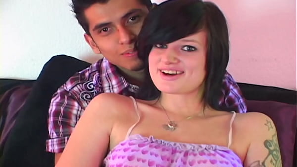 Nonton Backdoor Birthday Bash - Introduction thumbnail