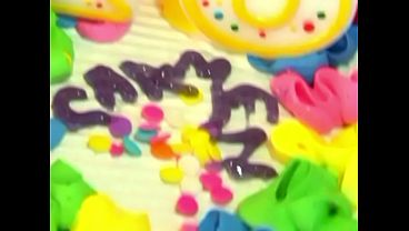 Nonton Latina Teen Gave Herself A Hard Cock For Her 18th Birthday. thumbnail