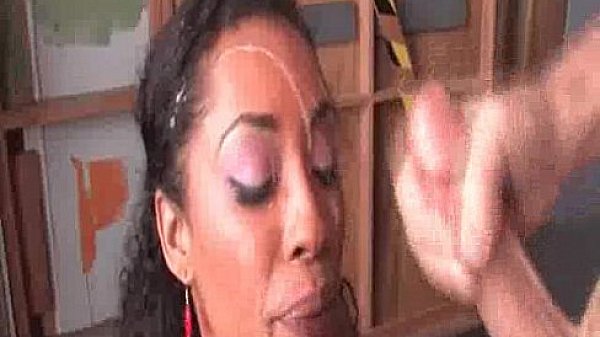 Nonton White Facials On Ebony Babe Face thumbnail