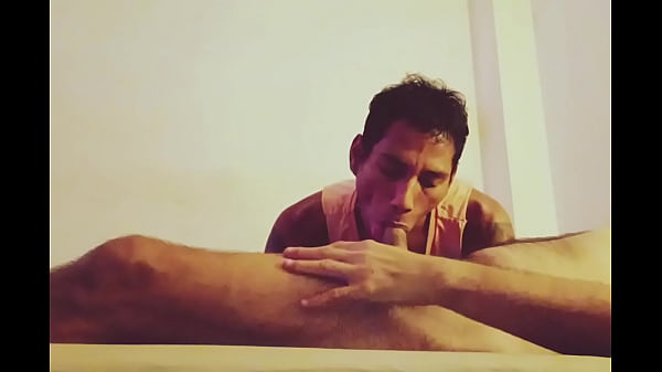 Complaciendo a m&iacute_ hombre como le gusta, con una buena mamada al despertar...