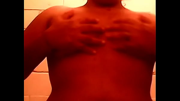 AMIGA ME MUESTRA LAS TETAS
