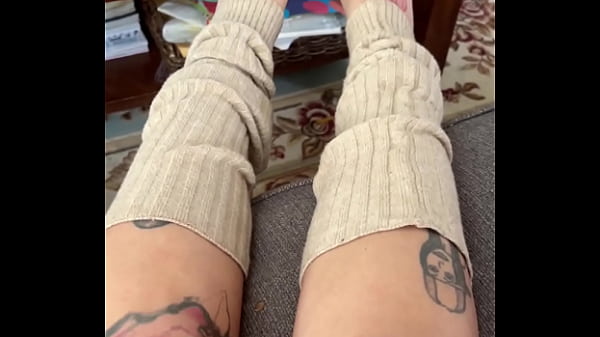 Thursday toes. ️️️Going live later cooking a great vegetarian dish with a Legacy who&rsquo_s come home. Guess ...