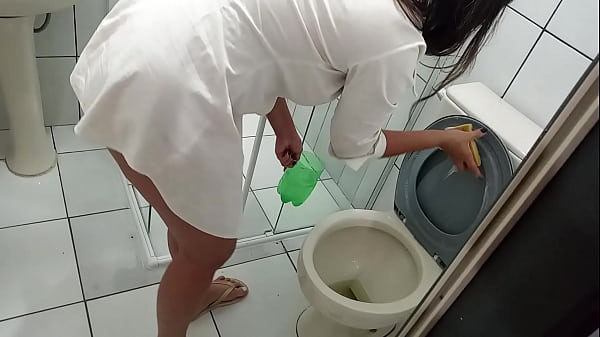 Sarah Rosa │ Lavando o Banheiro e Finalizando com um Banho Bem Sexy... bla 