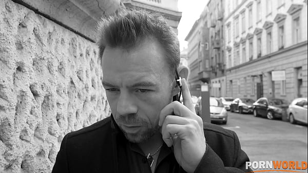 Nonton Sucking Her Smuggler thumbnail