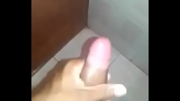 Negro jalandosela