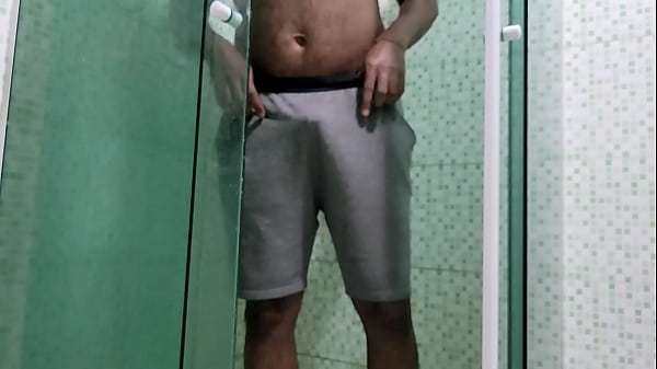 Novinho safado goza_muito nobanho