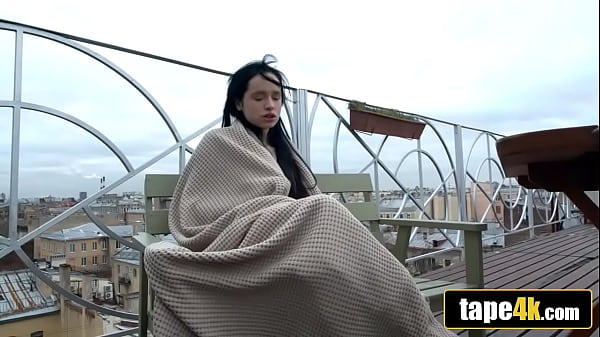 Nonton Stepbro Caught His Gorgeous Stepsis Smoking, Made Her Suck His Cock Instead thumbnail