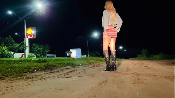 Caminheiro Casado Colocou A Safada Pra Chupar Na Beira Da Estrada E Depois Comeu O Cuzinho Dentro Do Caminh&atilde;o thumbnail