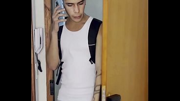 Nonton Ele Chega Em Casa E Encontra Uma Suruba De Dotados / He Comes Home And Finds A Group Of Gifted People thumbnail