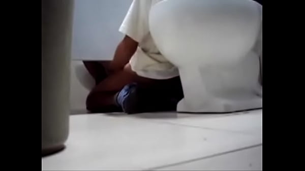 Sexo Gay En Ba&ntilde;os De Plaza Vea thumbnail