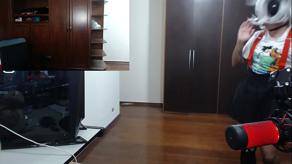 Duas egirls gostosas se beijando para seu sugar daddy apó_s ganharem dinheiro