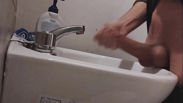 Nonton I Rest My Balls On The Sink Getting My Cock Ready For A Huge Cumshot thumbnail