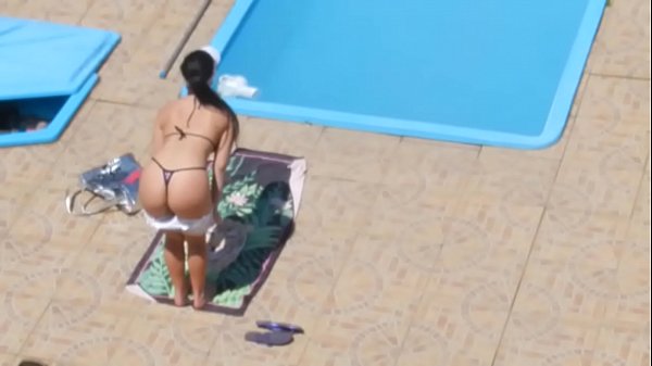 Nonton Latina Voyeur Safadinha Casada Na Piscina thumbnail