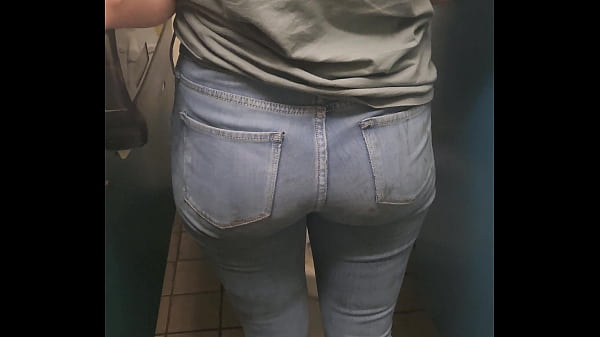 Slut Pounded In Bathroom With Creampie thumbnail