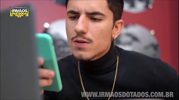 FUDENDO COM O MODELO DOTADO 