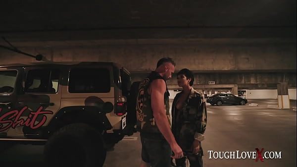 Nonton Tiny Slut With Short Hair Gets Railed Hard In A Hotel Room By A Muscular Stud thumbnail