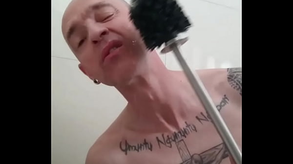 TOILET BRUSH