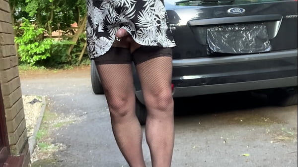 Kelly Cd Teasing As Cars Drive Past thumbnail