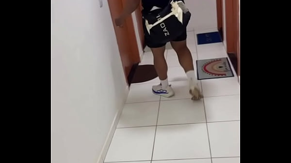 Nonton Personal Trainer Bbc Fudeu A Casada Hotwife thumbnail