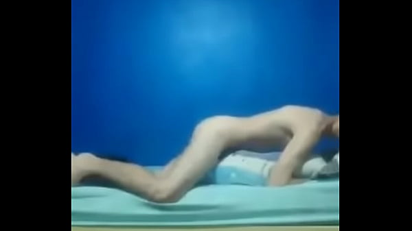 Loiro Novinho Mostrando O Pau thumbnail