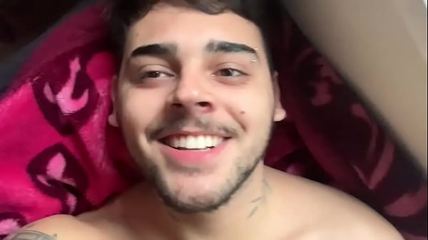 Play MP4 - LUCAS NOBRE TE DANDO LEITE twitter &commat; lucas nobrepoa