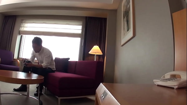 Nonton 【極秘】高身長で巨乳の日本人大学生のモデルオーディション 1 thumbnail