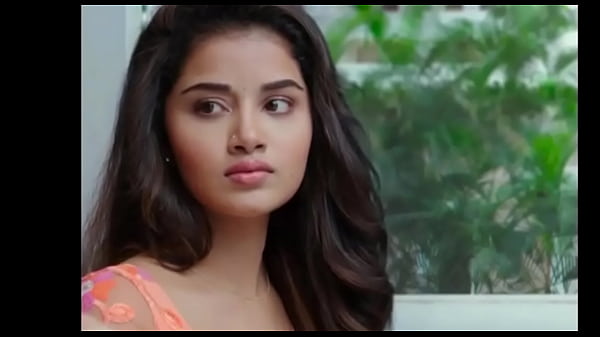 Nonton Anupama Paramerswaran Hot Belly And Boobs In Saree thumbnail