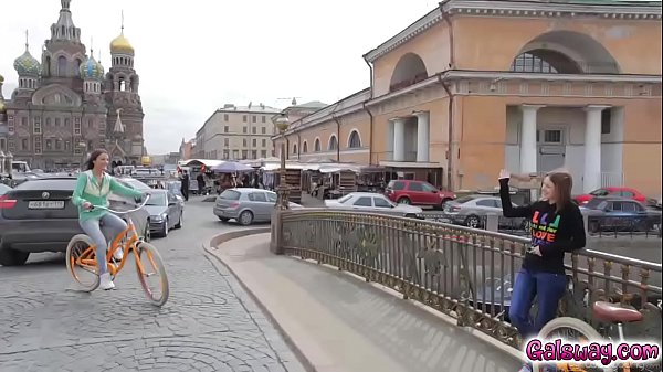 Nonton Dila Starts Licking Down Angels Shaved Pussy thumbnail