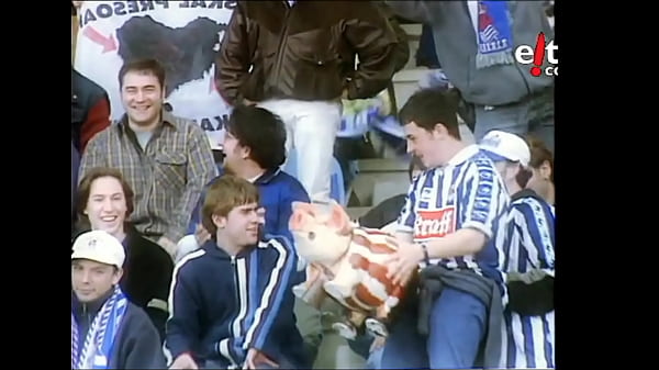 Aficionado de la Real Sociedad se folla a un cerdo de juguete Del Bilbao
