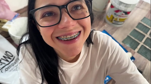 Nonton New Neighbor thumbnail