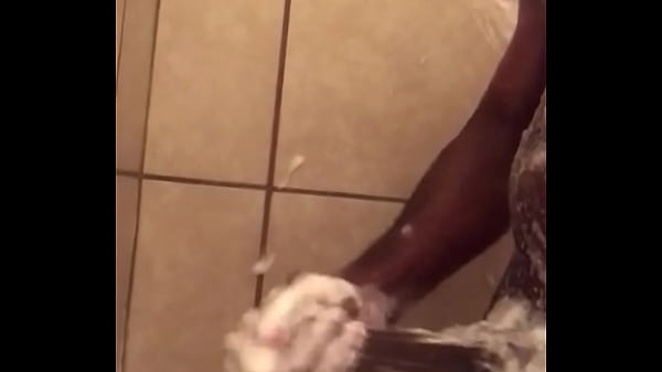 Nonton Big Dick In Shower thumbnail