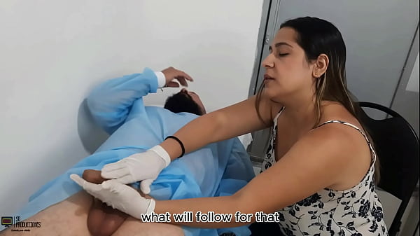 Madrastra se cuela Into su habitaci&oacute_n y hace algo malo durante la reuni&oacute_n familiar