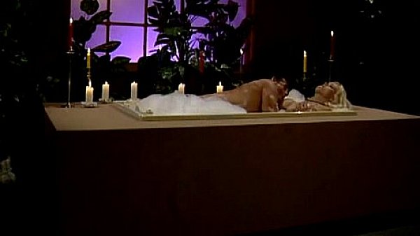 Metro - Hotel Fantasy - Scene 3 - Extract 1 thumbnail