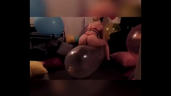 Nonton Ella Cabalga Un Superglobo thumbnail