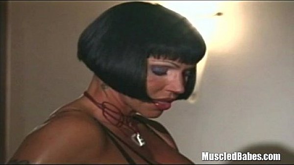 Nonton Muscled Bodybuilders 22 thumbnail