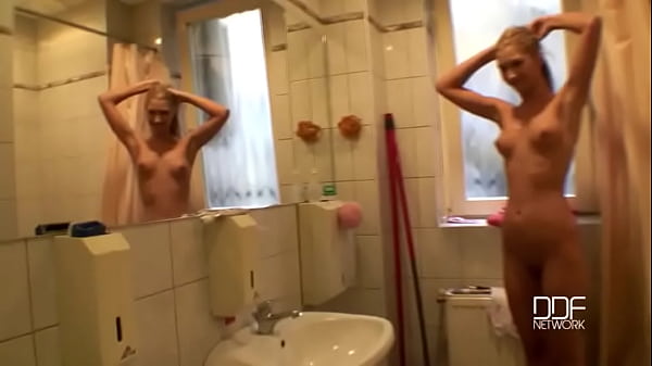 Nonton Cum & See A Blowjob Backstage Set! thumbnail