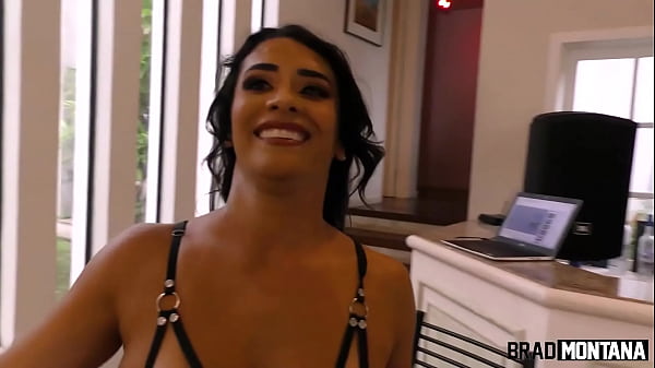 Apresentamos a morena&ccedil;a Val Mineirinha em uma masturba&ccedil;&atilde;o incr&iacute;vel 