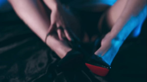 Nonton Gorgeous Marilou Is Back To Evol Feet: Foot Worship And Hot Masturbation With The Queen thumbnail