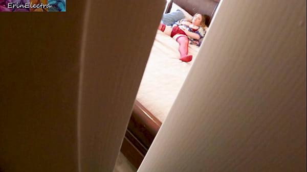 Nonton Caught Masturbating Stepmom Fucks Stepson To Deal With His Hard On Before Her Husband Comes Home thumbnail