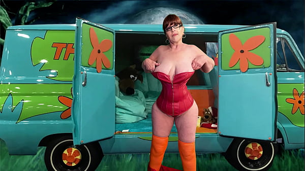 Mature Gilf Velma cosplay gets her pussy licked and cums 
