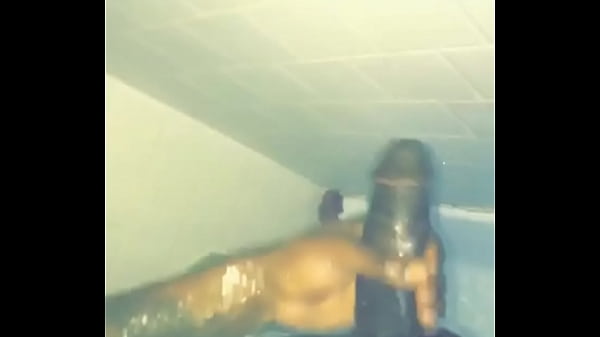 Nonton Water Make It Look Real Tasty thumbnail