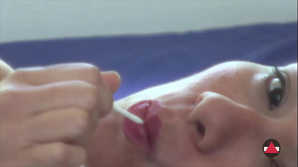 2 Fetish Clips On 1 thumbnail