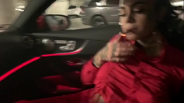 Nonton G Sinn Giving Blowjob In Car thumbnail